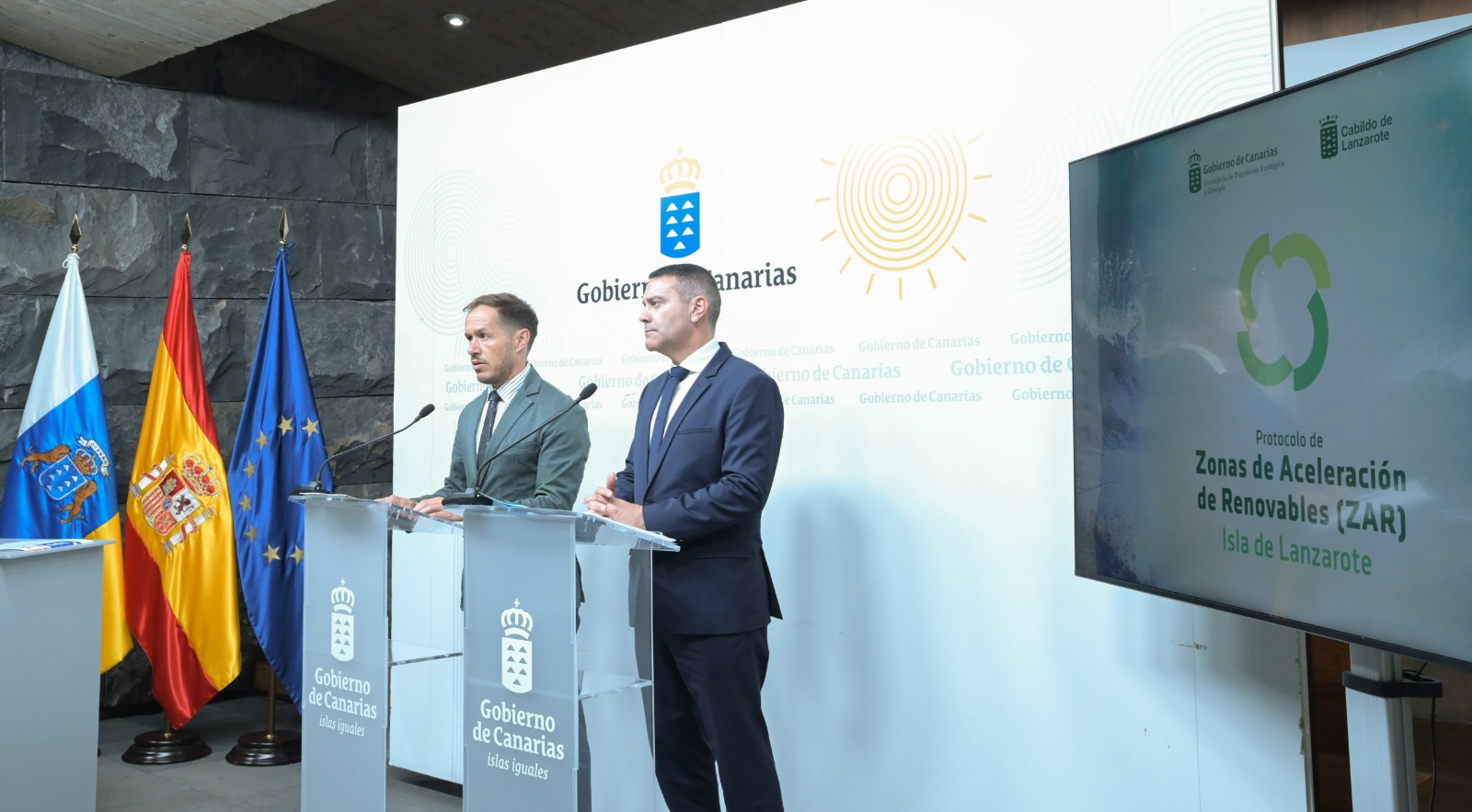 220725 NP Gobierno de Canarias y el Cabildo de Lanzarote firman el primer protocolo para desarrollar las Zonas de Ace